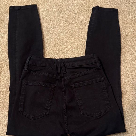 Good American Jet Black Skinny Jeans Cropped - Picture 3 of 3